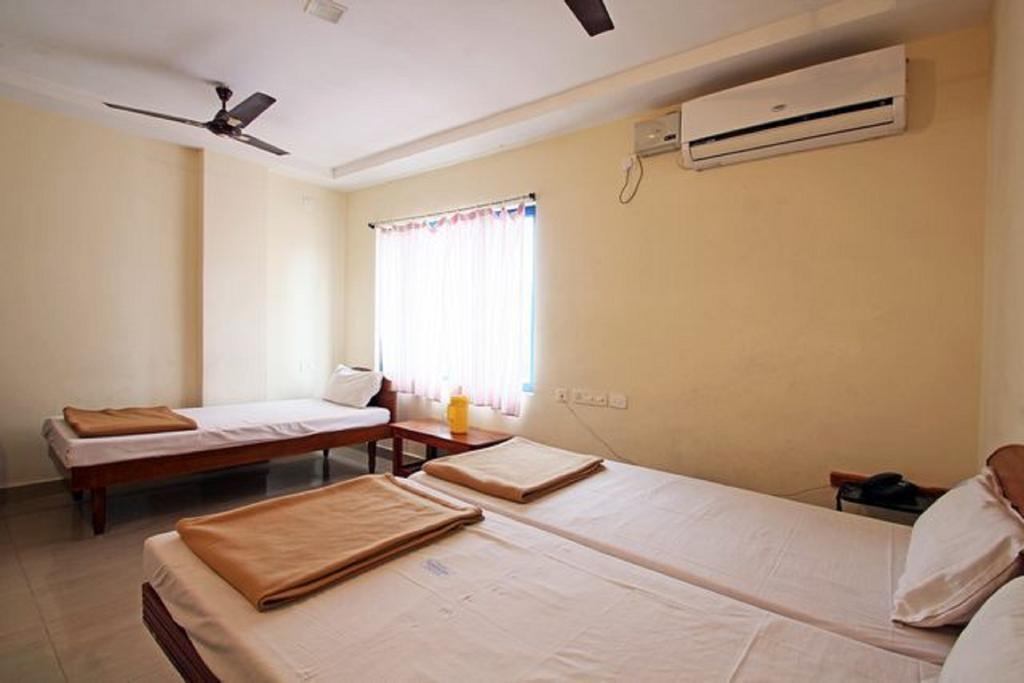 Bhanu Residency Villa Tirupati Habitación foto